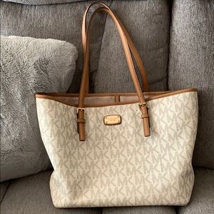 Michael Kors purse